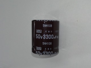 3300μFのコンデンサー